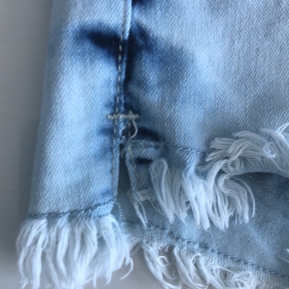 High waisted shorts in size US 1 fits like a  US 0 - Picture 3 of 4